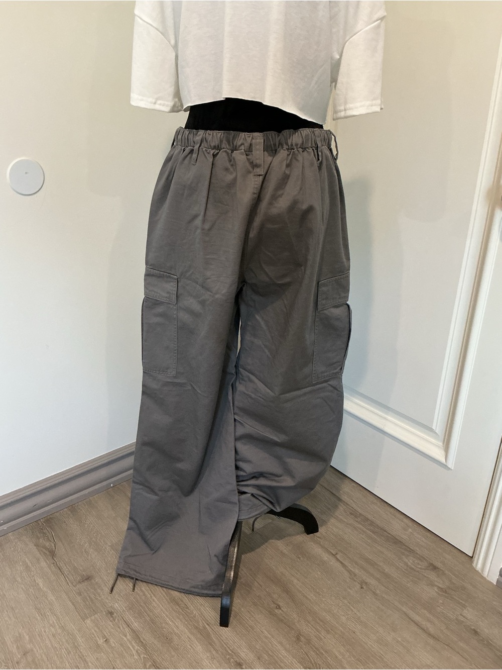 Converse Charcoal Wide-Leg Cargo Pants - Picture 4 of 6
